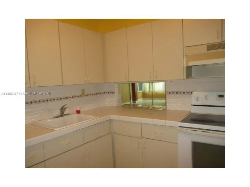 120 ROYAL PALM RD, #209