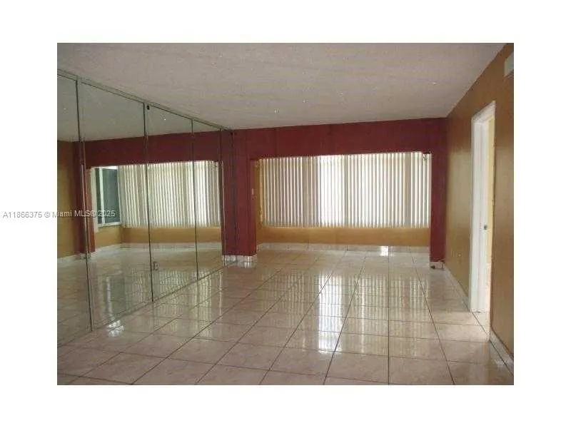 120 ROYAL PALM RD, #209