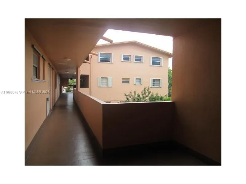 120 ROYAL PALM RD, #209