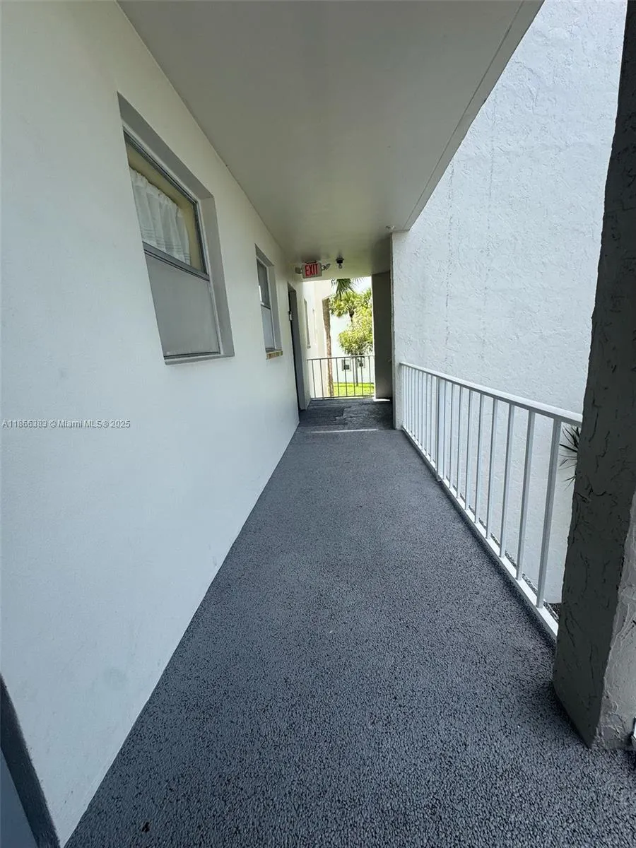 8510 SUNRISE LAKES BLVD, #211