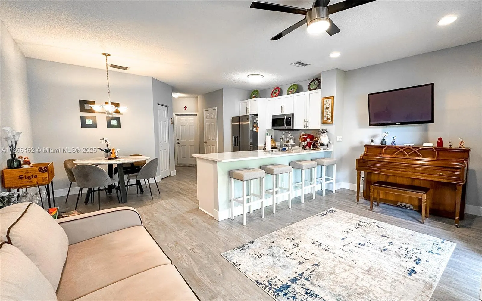 7413 Smithbrooke Dr