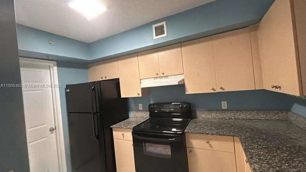 2427 Centergate Dr, #205