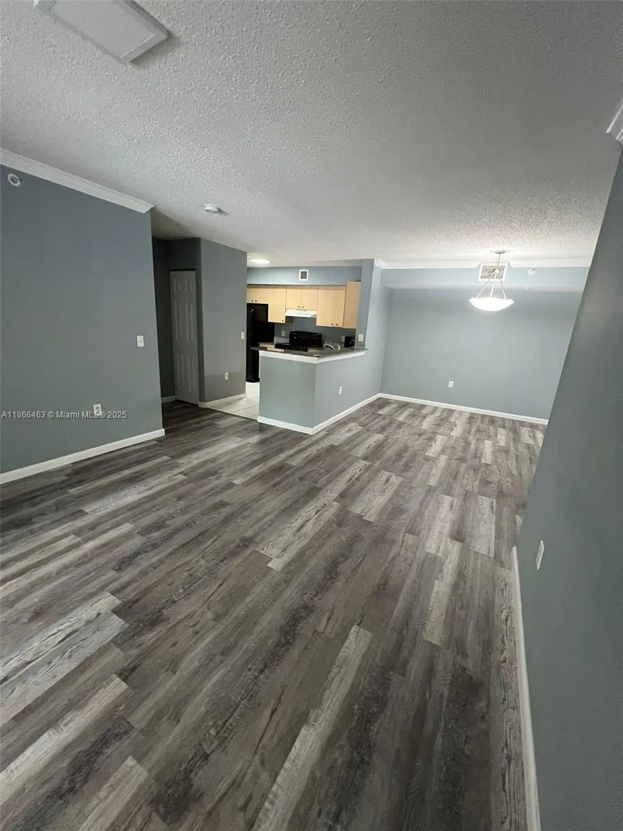 2427 Centergate Dr, #205