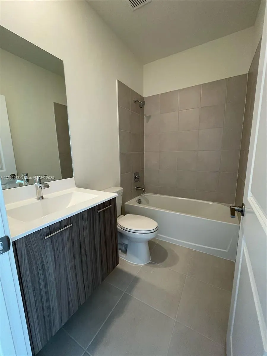 8265 NW 41st St, #C-107