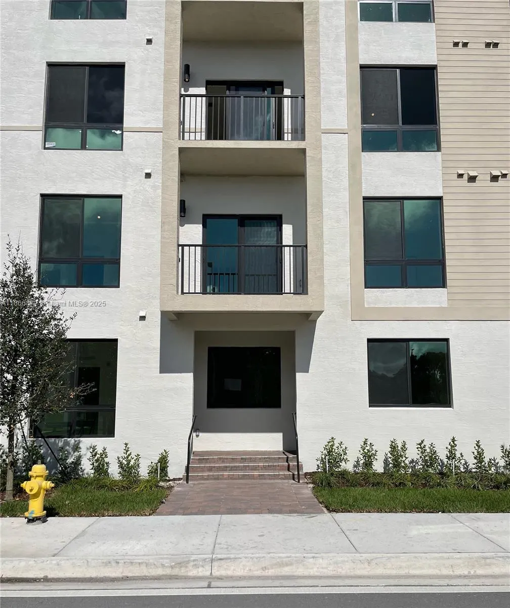 8265 NW 41st St, #C-107