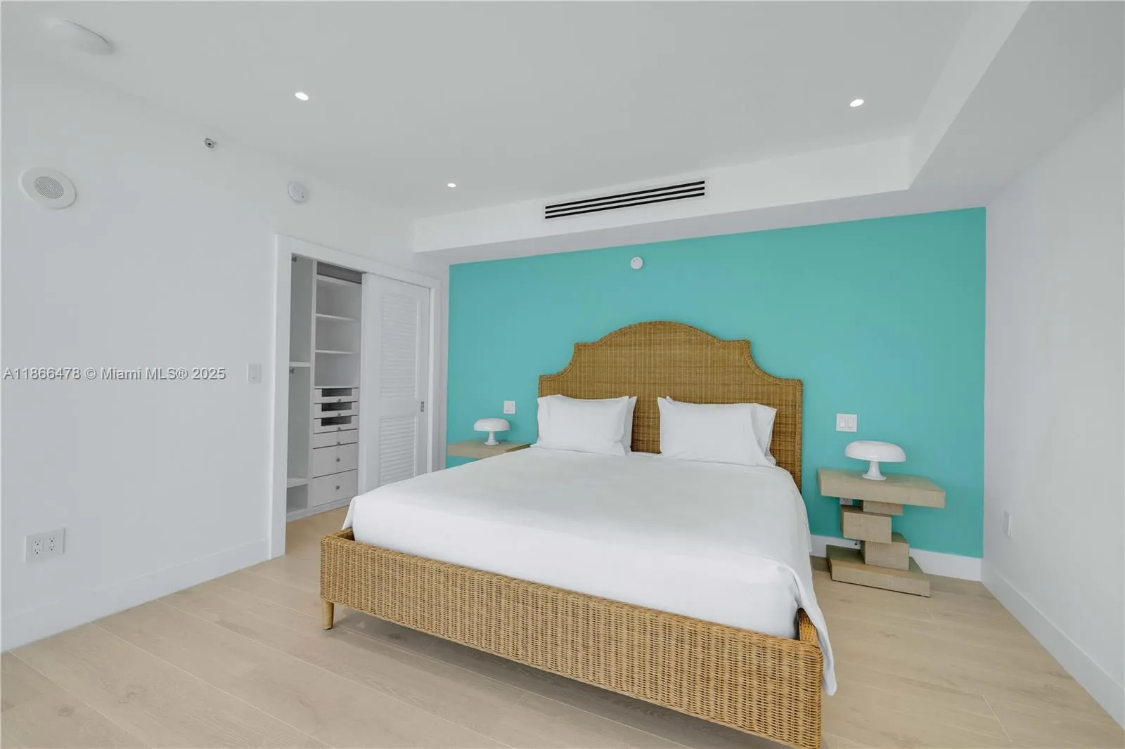 3737 Collins Ave, #S-1603