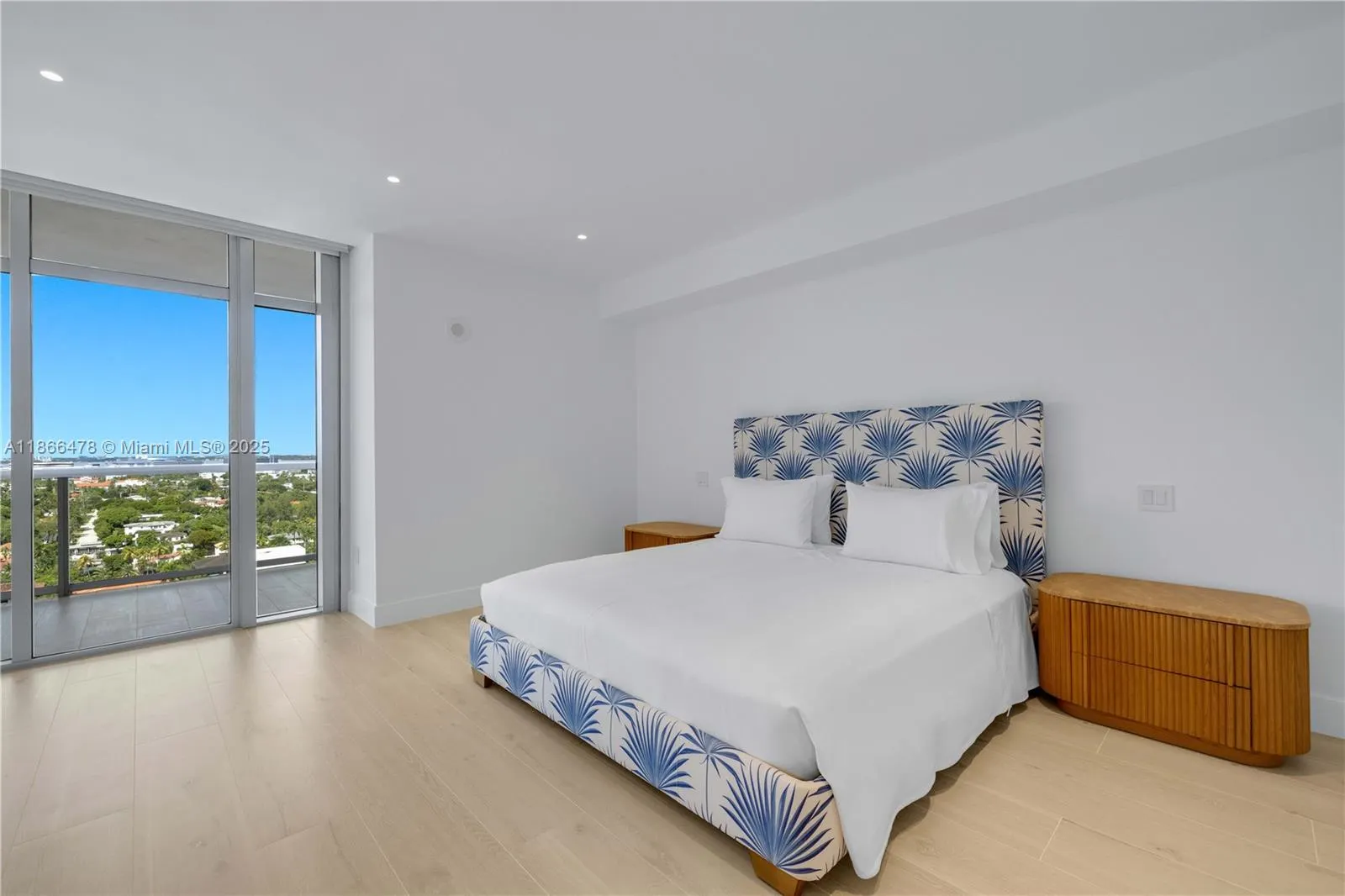 3737 Collins Ave, #S-1603