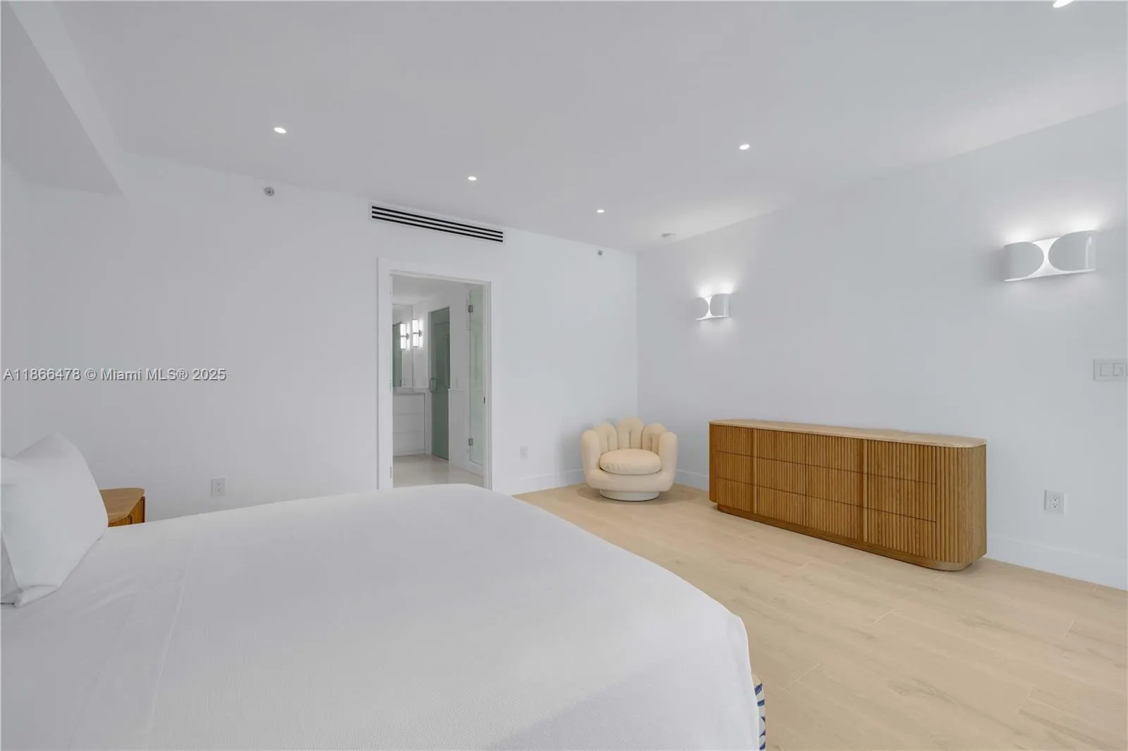 3737 Collins Ave, #S-1603