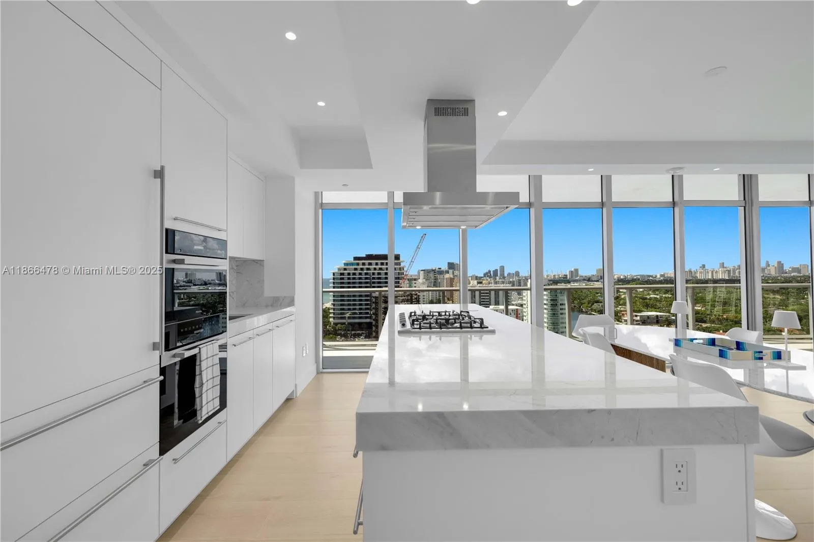 3737 Collins Ave, #S-1603