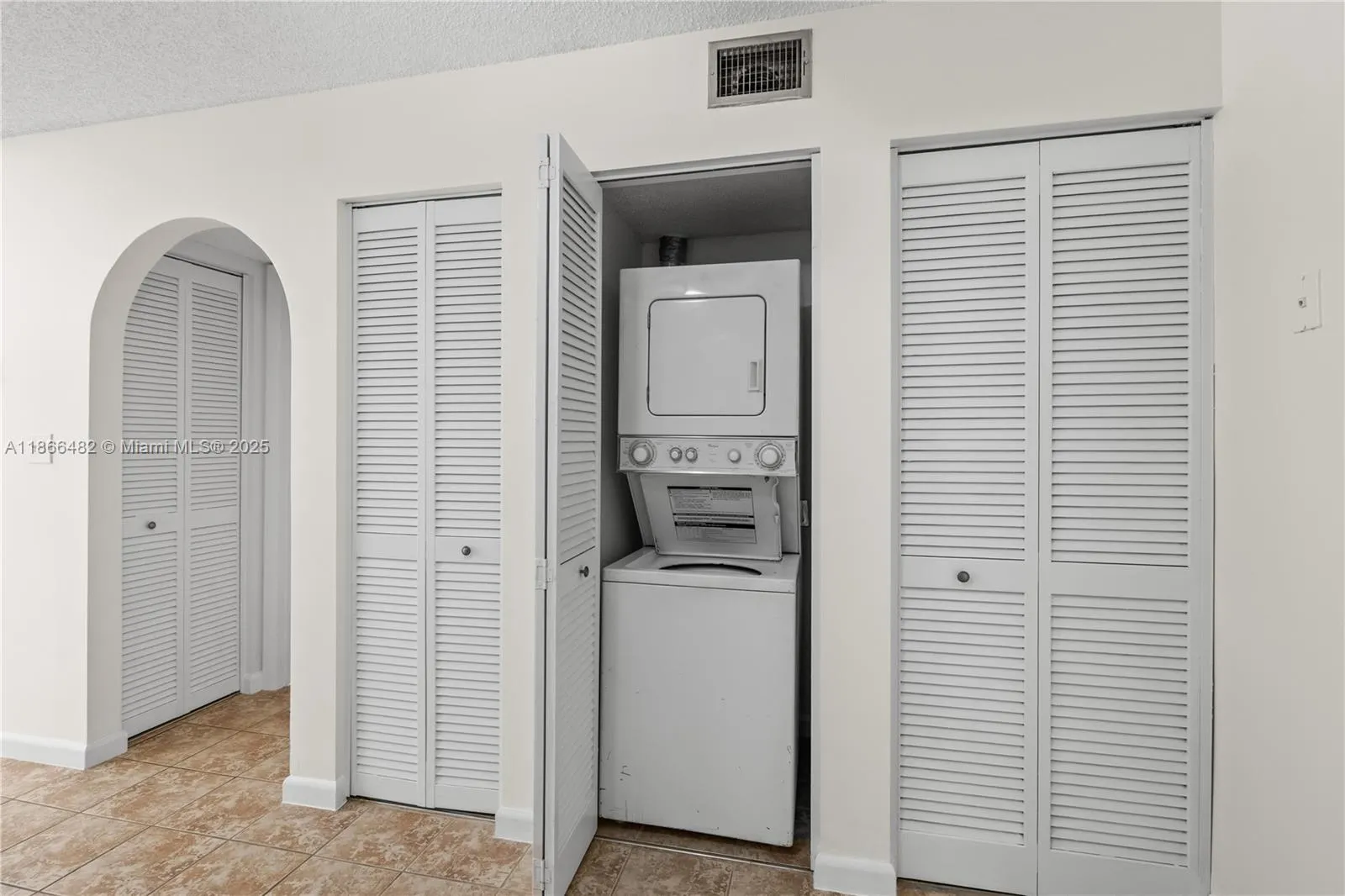 10105 W Sunrise Blvd, #104