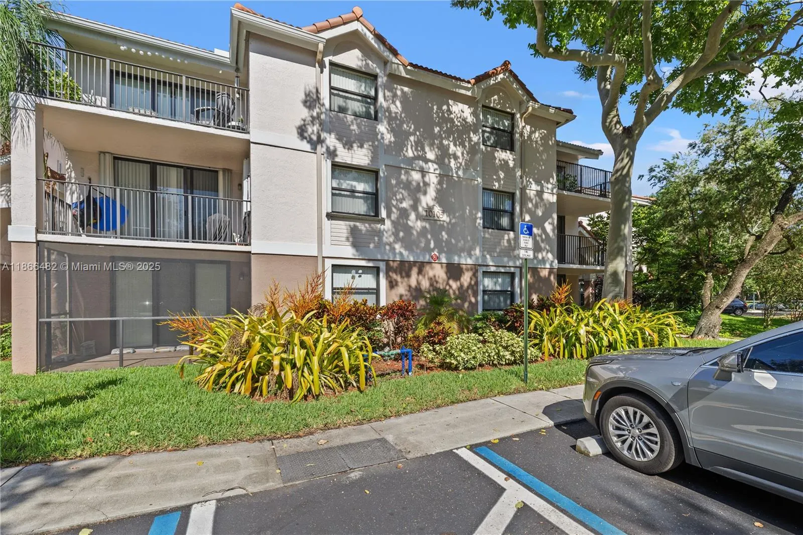 10105 W Sunrise Blvd, #104