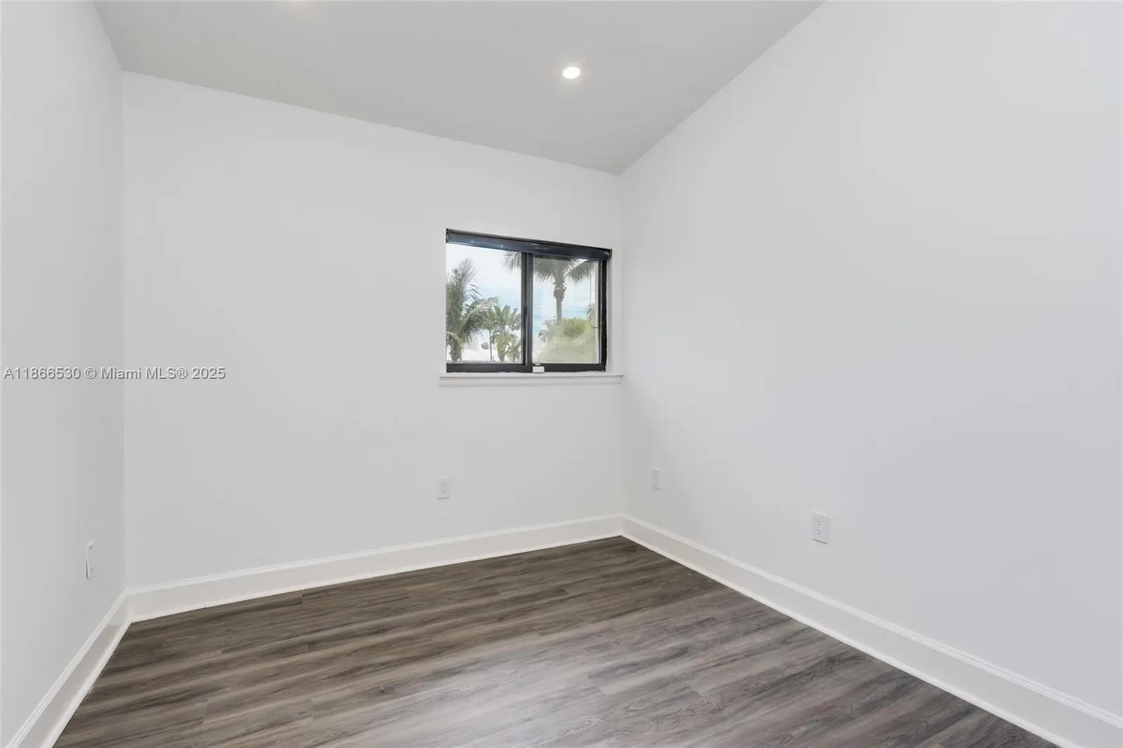 3776 NE 166th St, #108