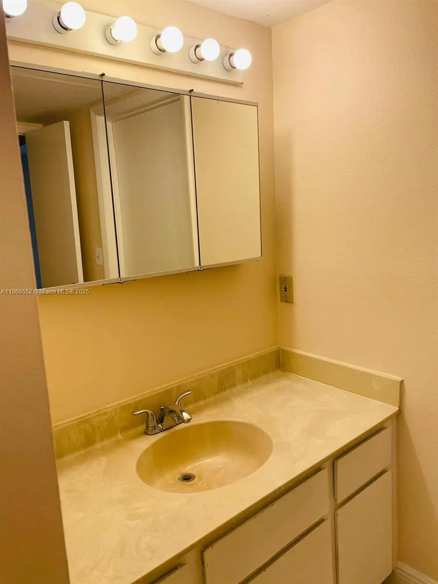 4085 NW 87th Ave, #4085