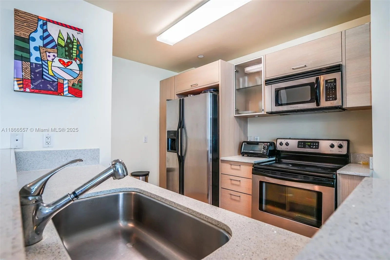 350 NE 24th St, #903