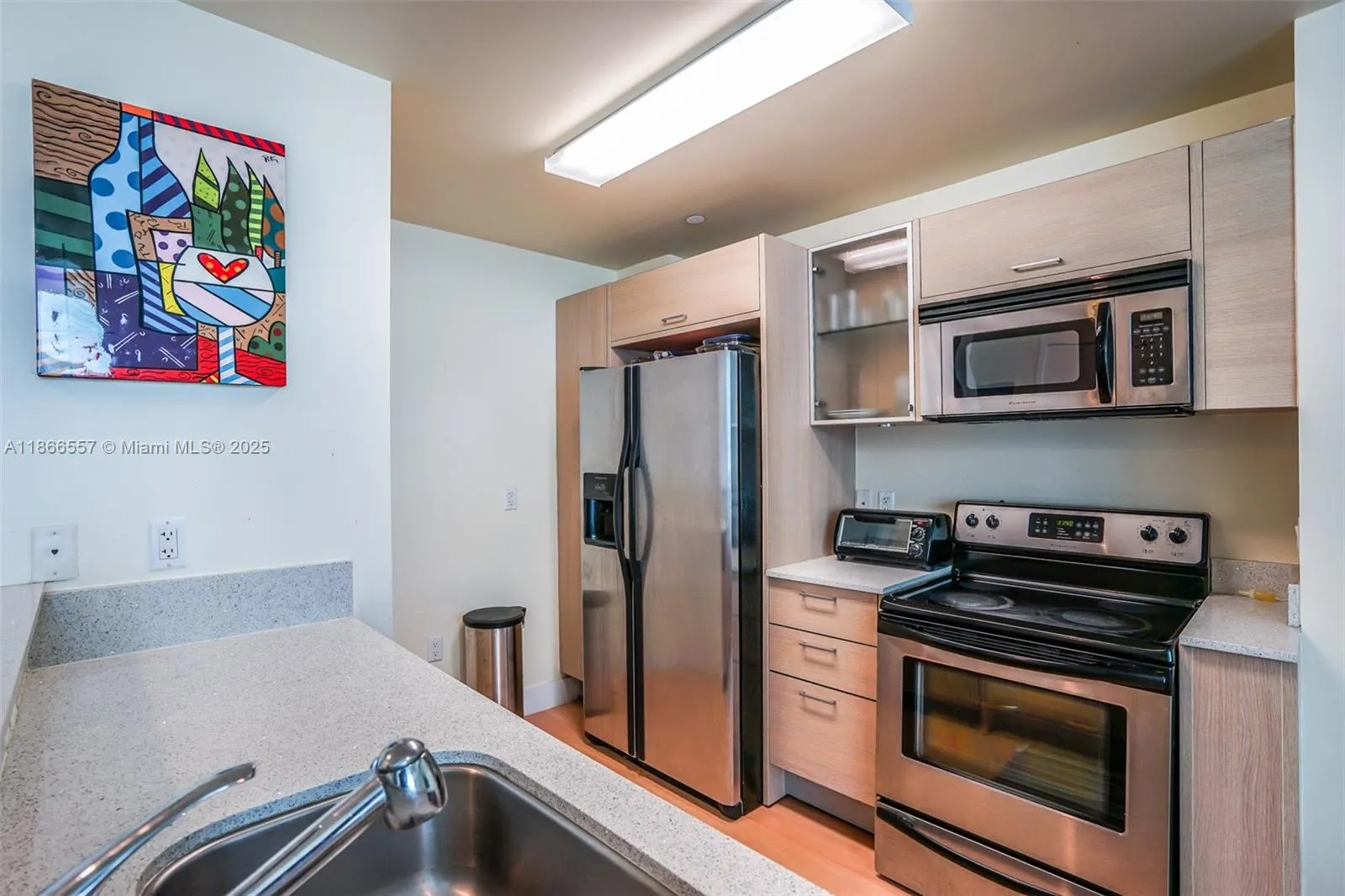 350 NE 24th St, #903