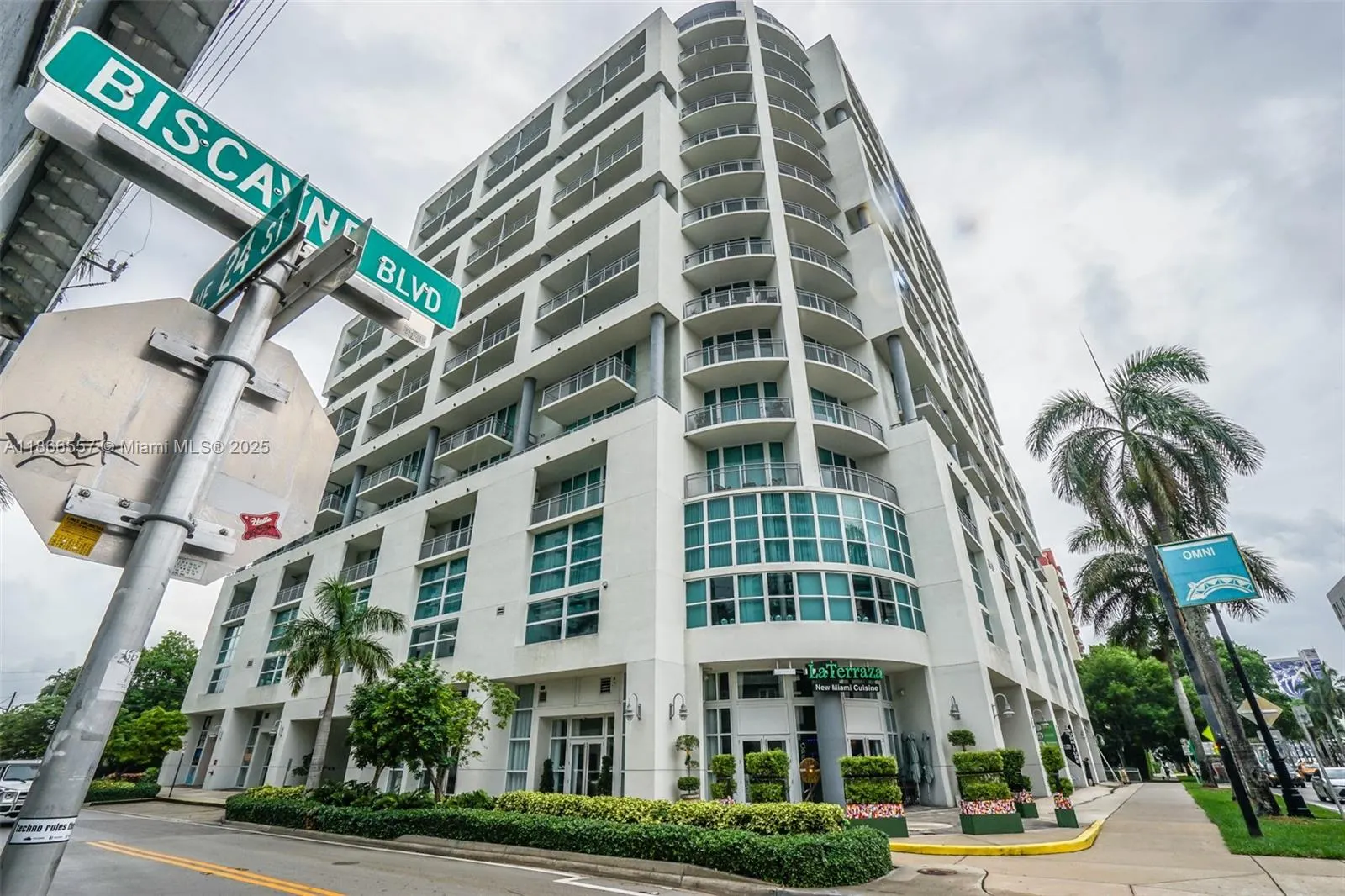 350 NE 24th St, #903