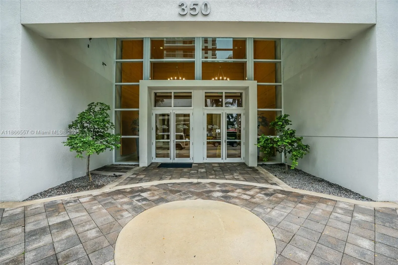 350 NE 24th St, #903
