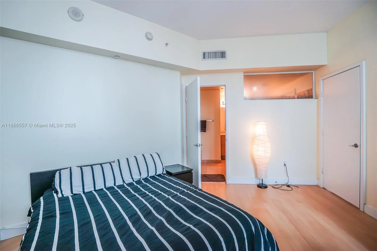 350 NE 24th St, #903