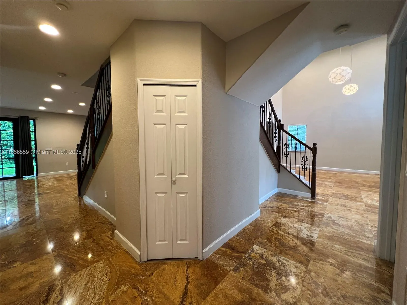 7961 SW 195th Ter
