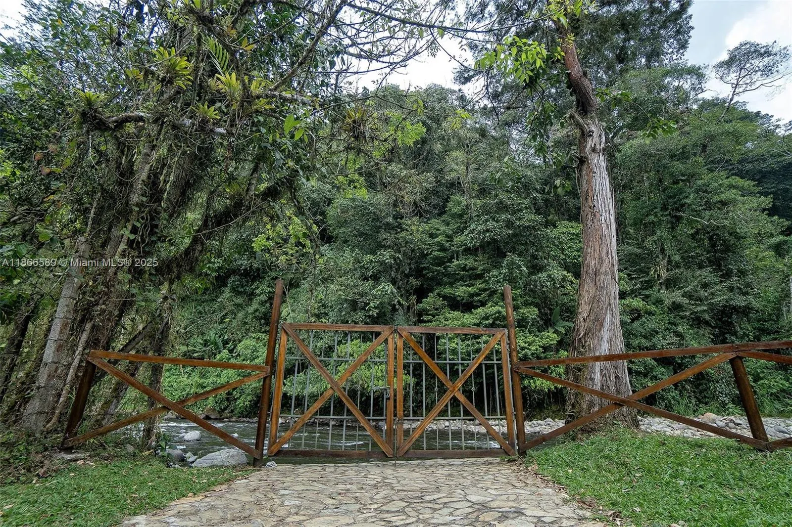 Via a La Florida Vereda #Km 7,La bananera Pereira Risaralda Col