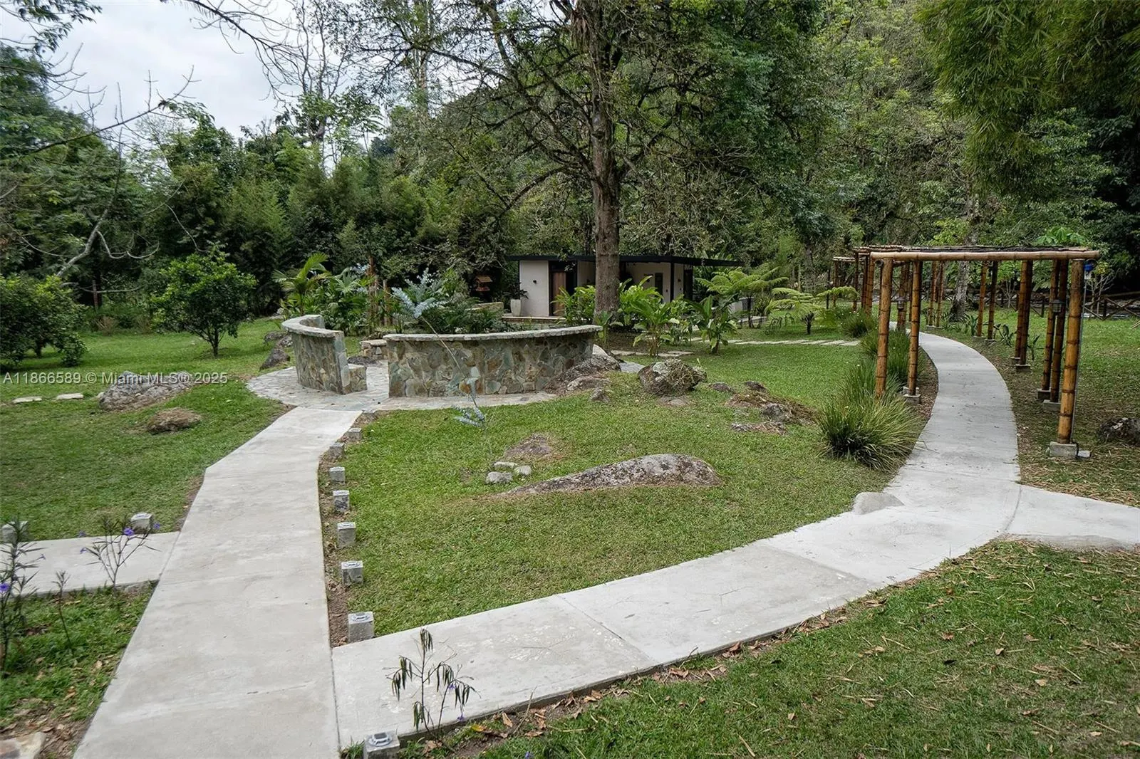 Via a La Florida Vereda #Km 7,La bananera Pereira Risaralda Col