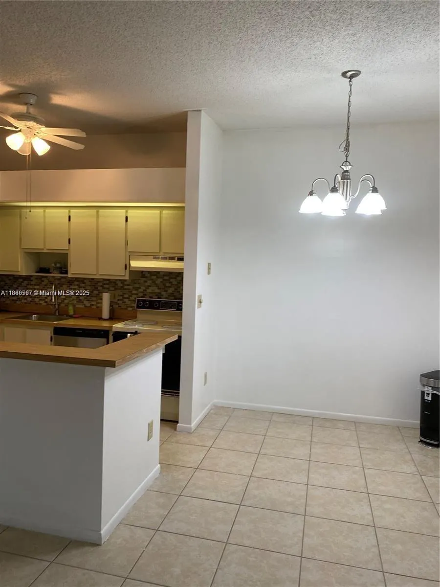 10407 E Clairmont Cir, #210