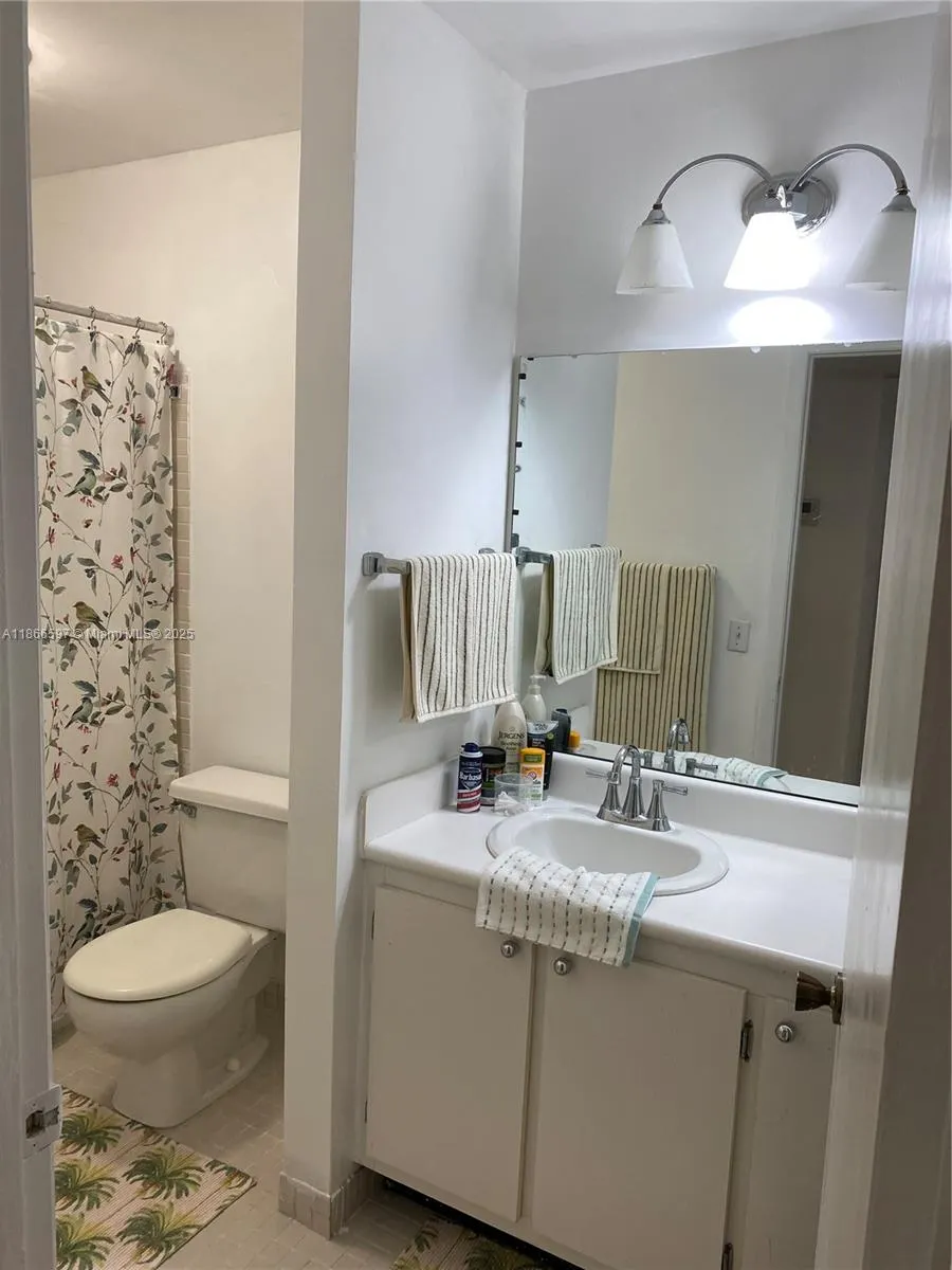 10407 E Clairmont Cir, #210