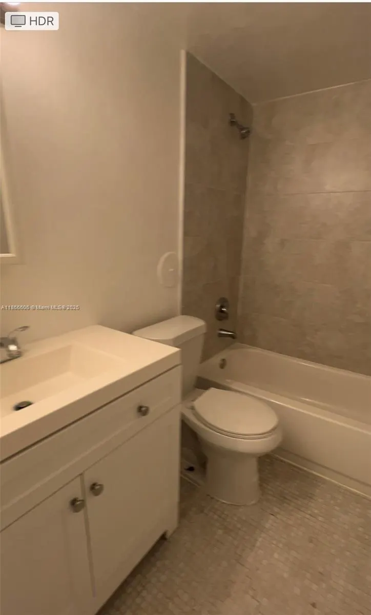 498 NW 165th St Rd, #D-101