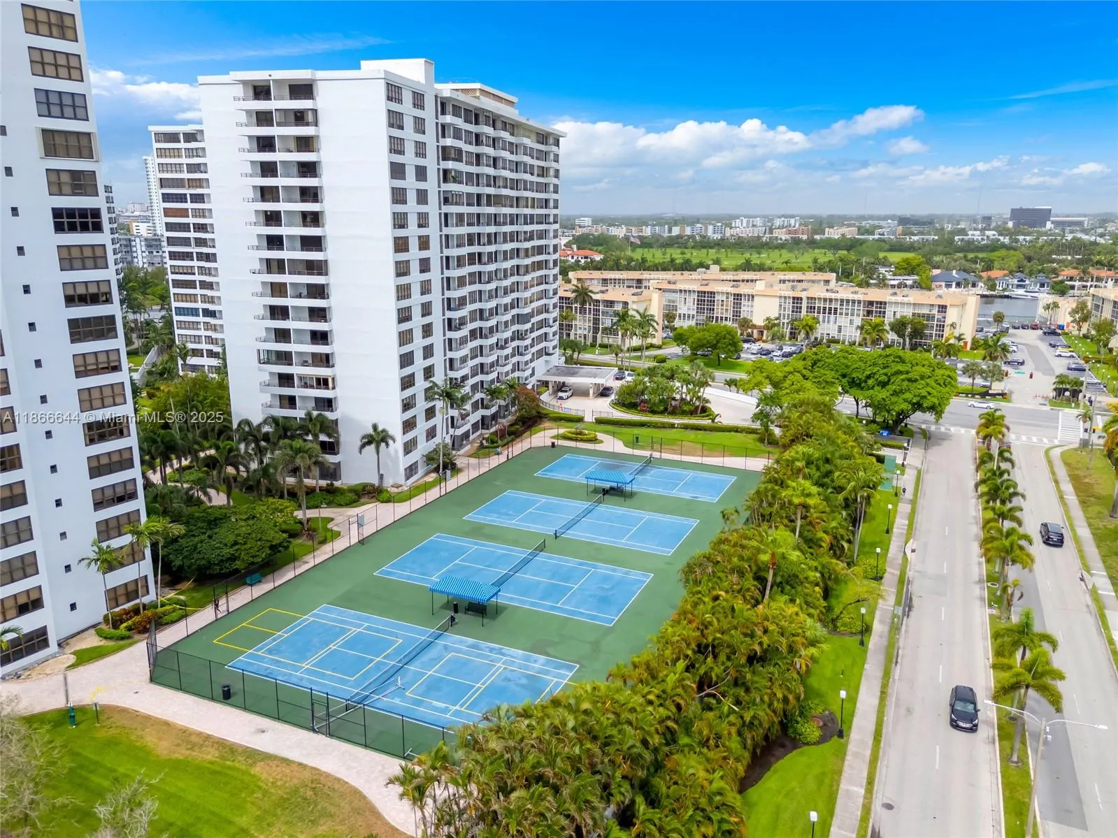 600 Three Islands Blvd, #310
