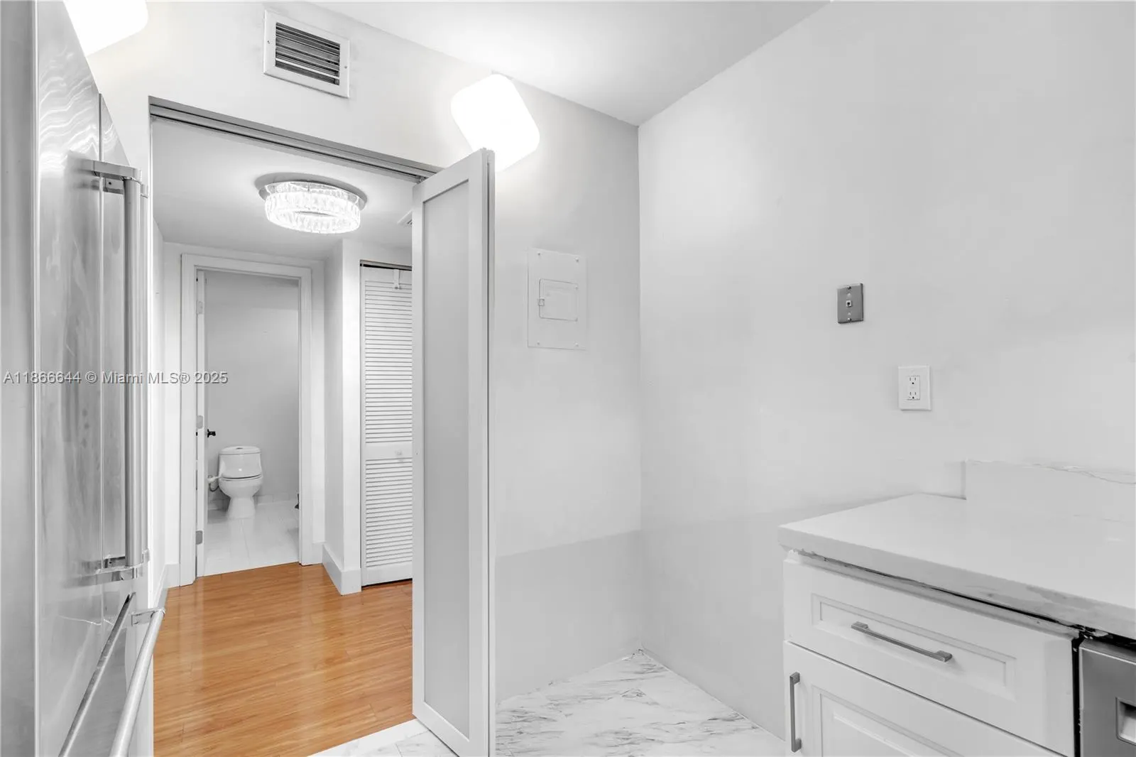 600 Three Islands Blvd, #310