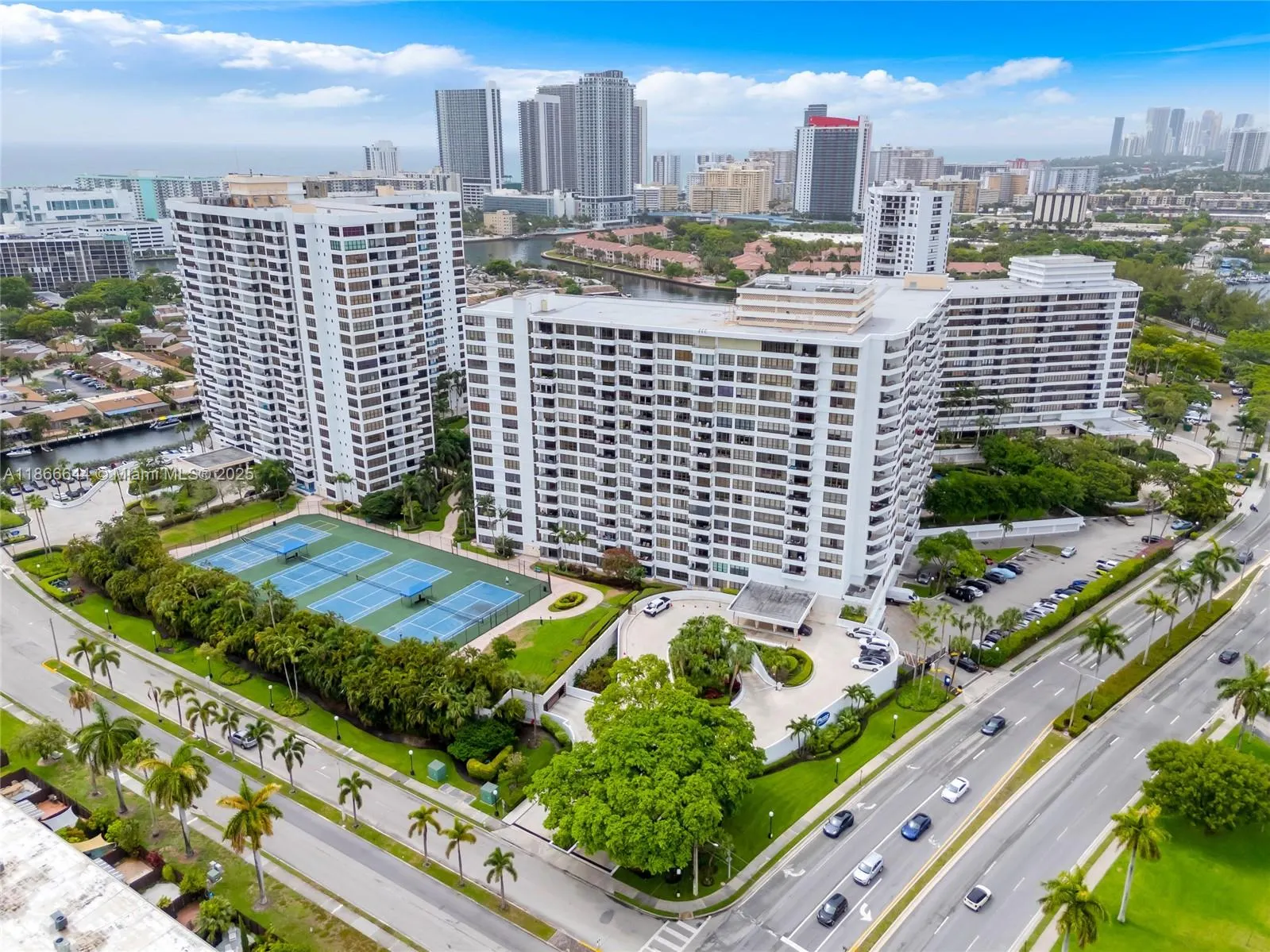 600 Three Islands Blvd, #310