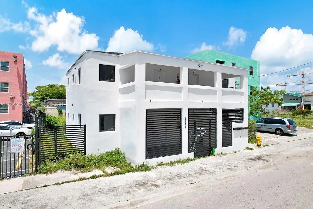 1814 NW 2nd Ct