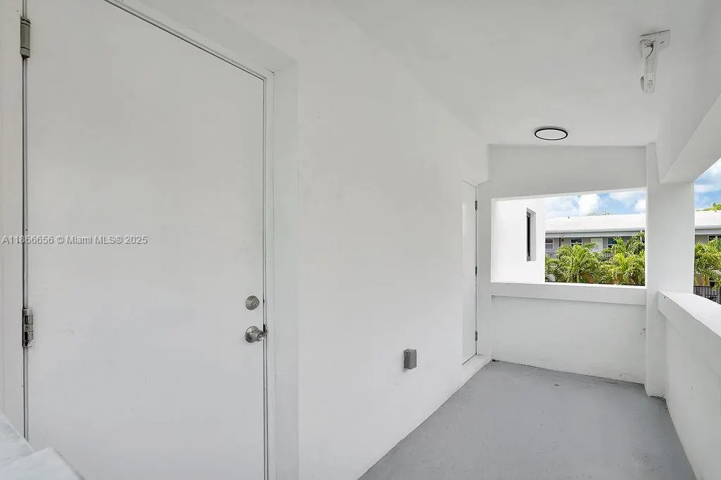 1814 NW 2nd Ct