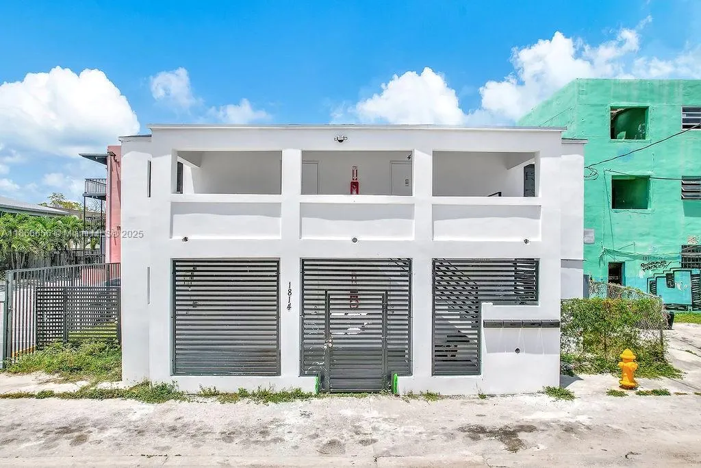 1814 NW 2nd Ct