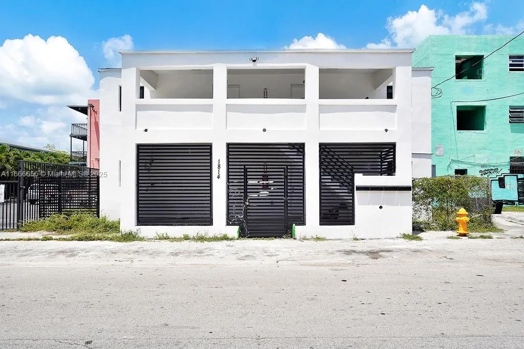 1814 NW 2nd Ct