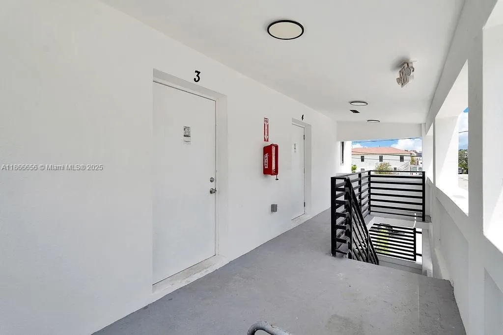 1814 NW 2nd Ct