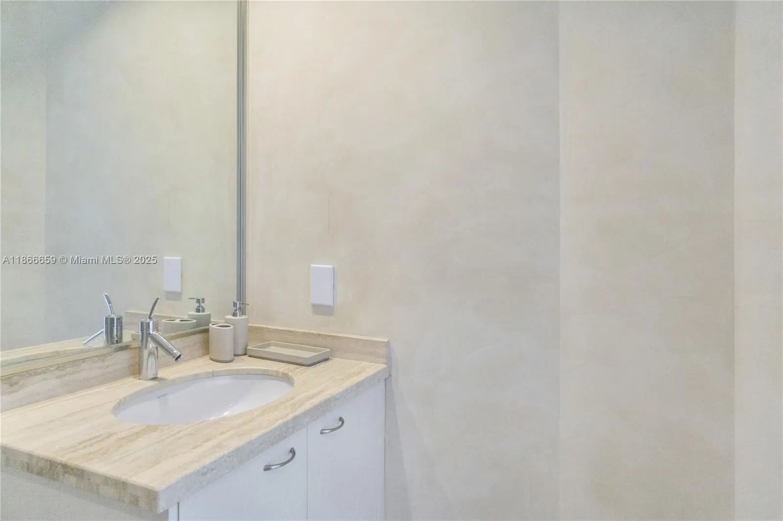 15811 Collins Ave, #2606