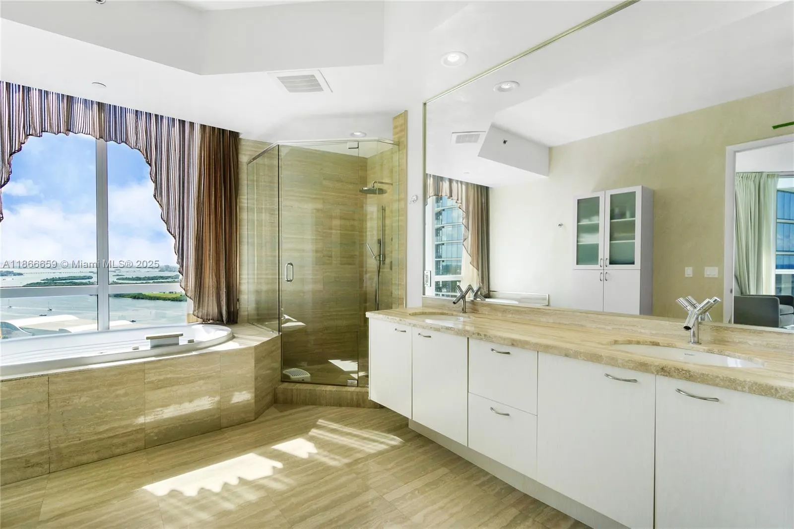 15811 Collins Ave, #2606