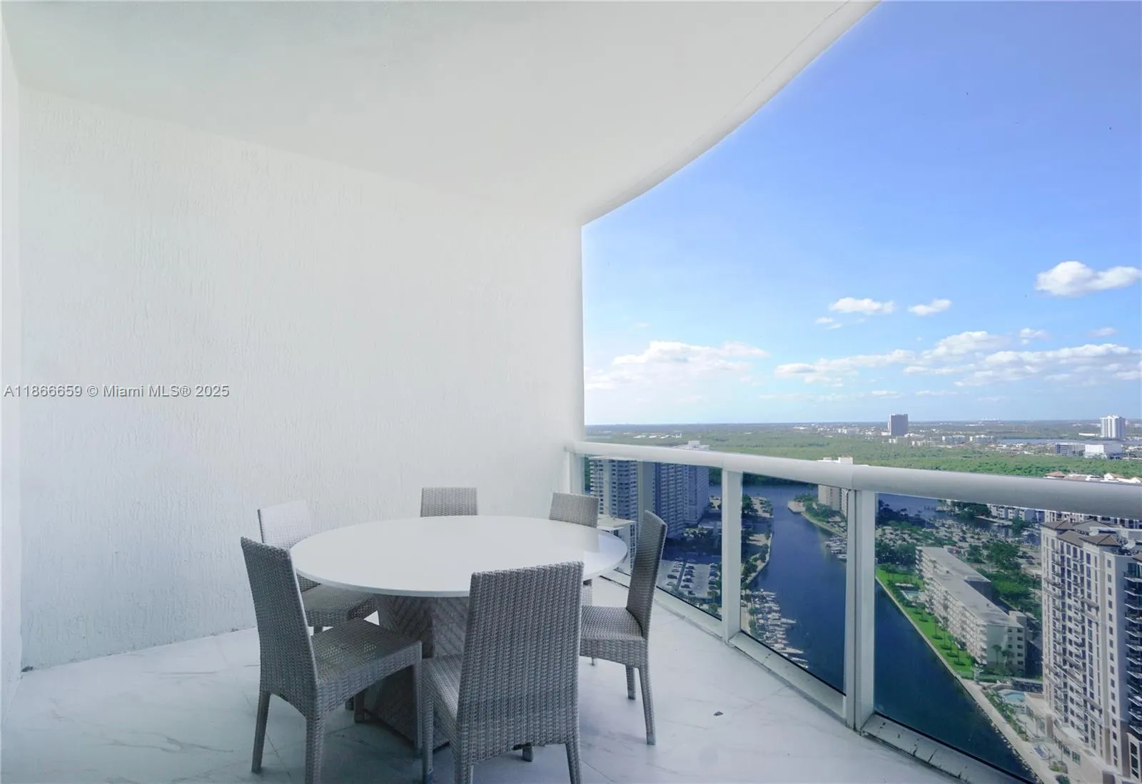 15811 Collins Ave, #2606