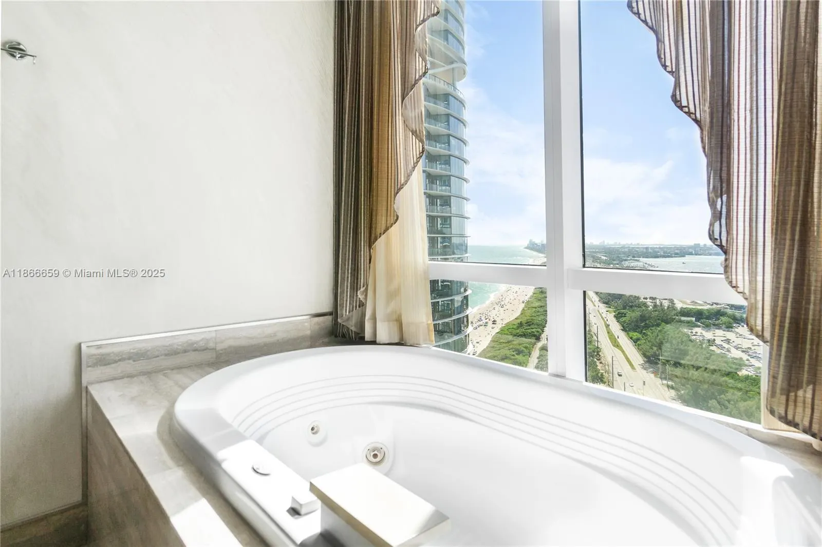 15811 Collins Ave, #2606