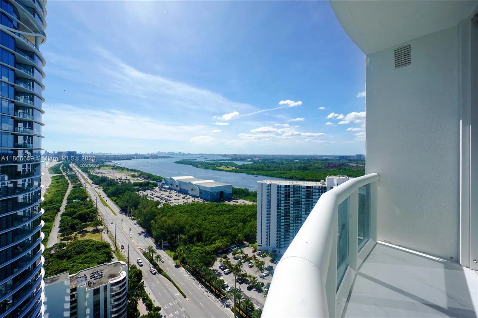 15811 Collins Ave, #2606