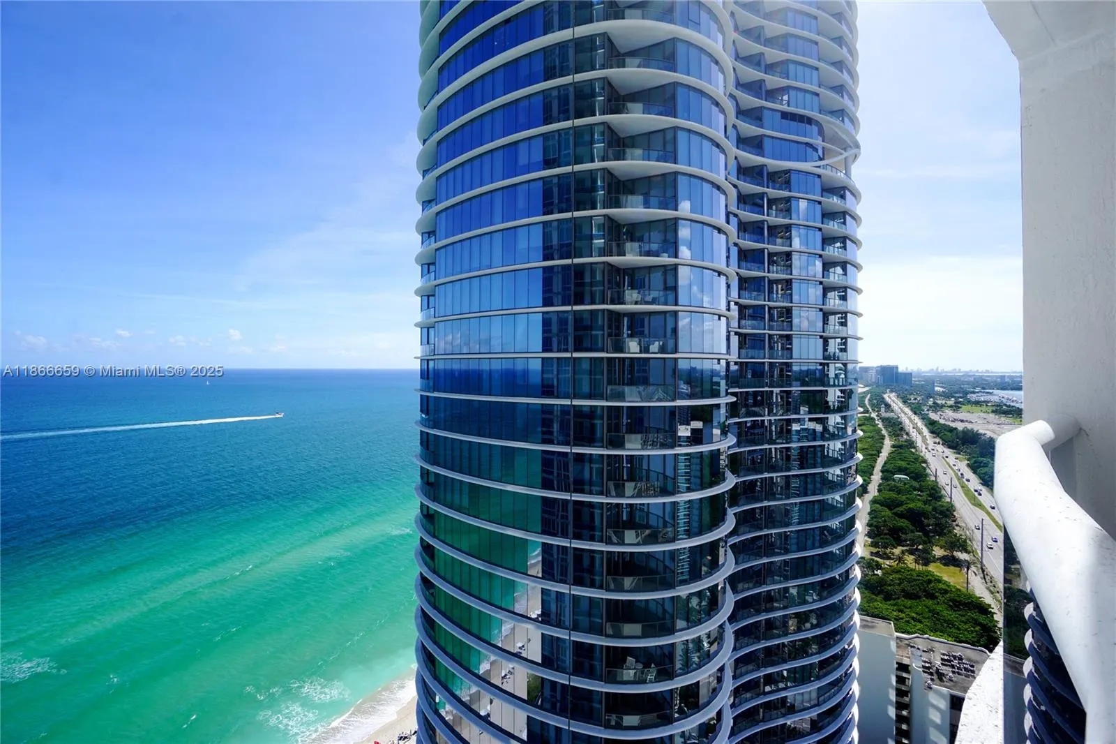 15811 Collins Ave, #2606