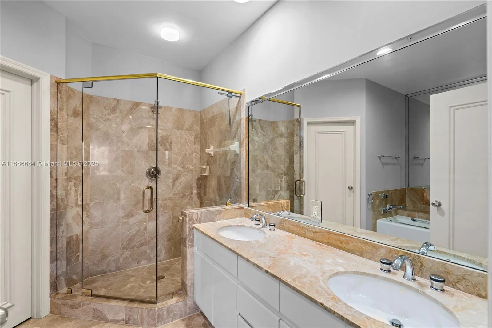 888 Brickell Key Dr, #408