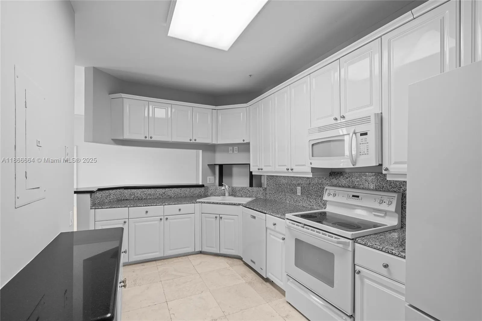 888 Brickell Key Dr, #408