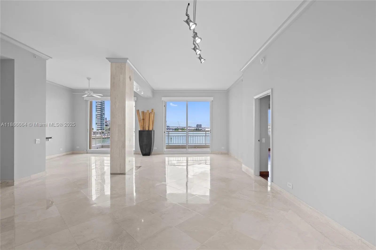 888 Brickell Key Dr, #408