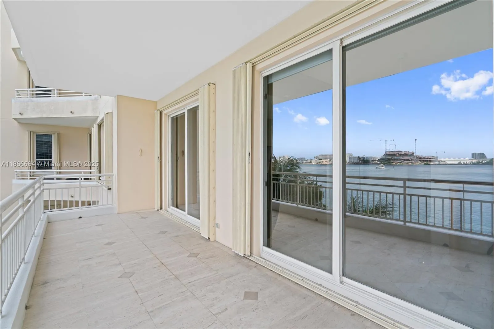 888 Brickell Key Dr, #408
