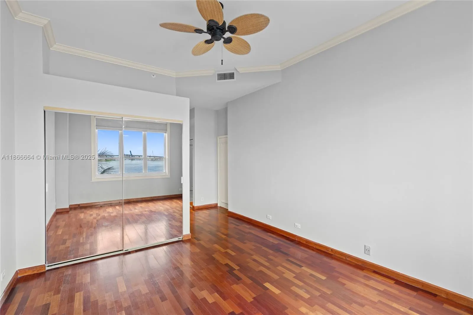 888 Brickell Key Dr, #408