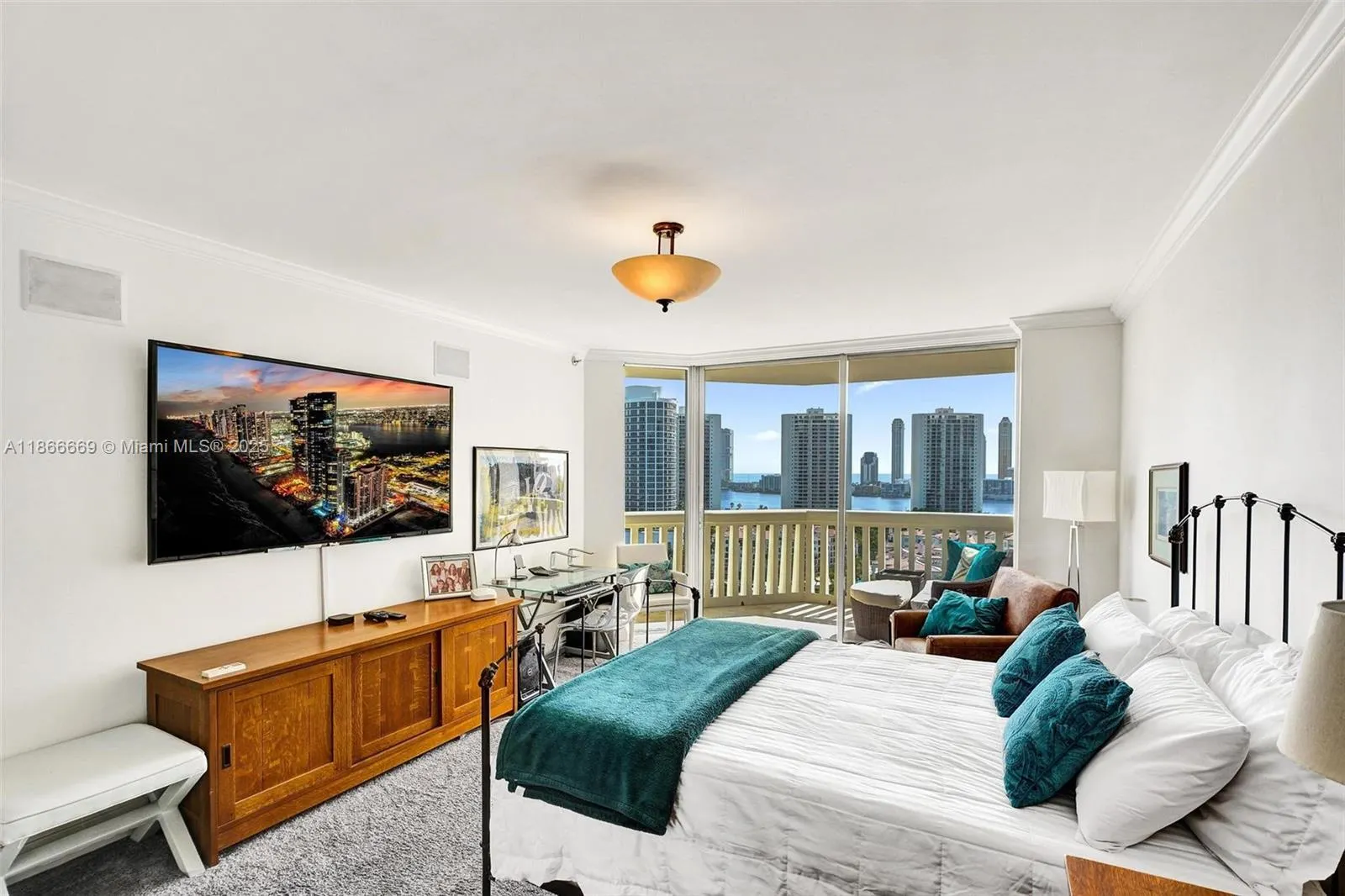1000 W Island Blvd, #1909