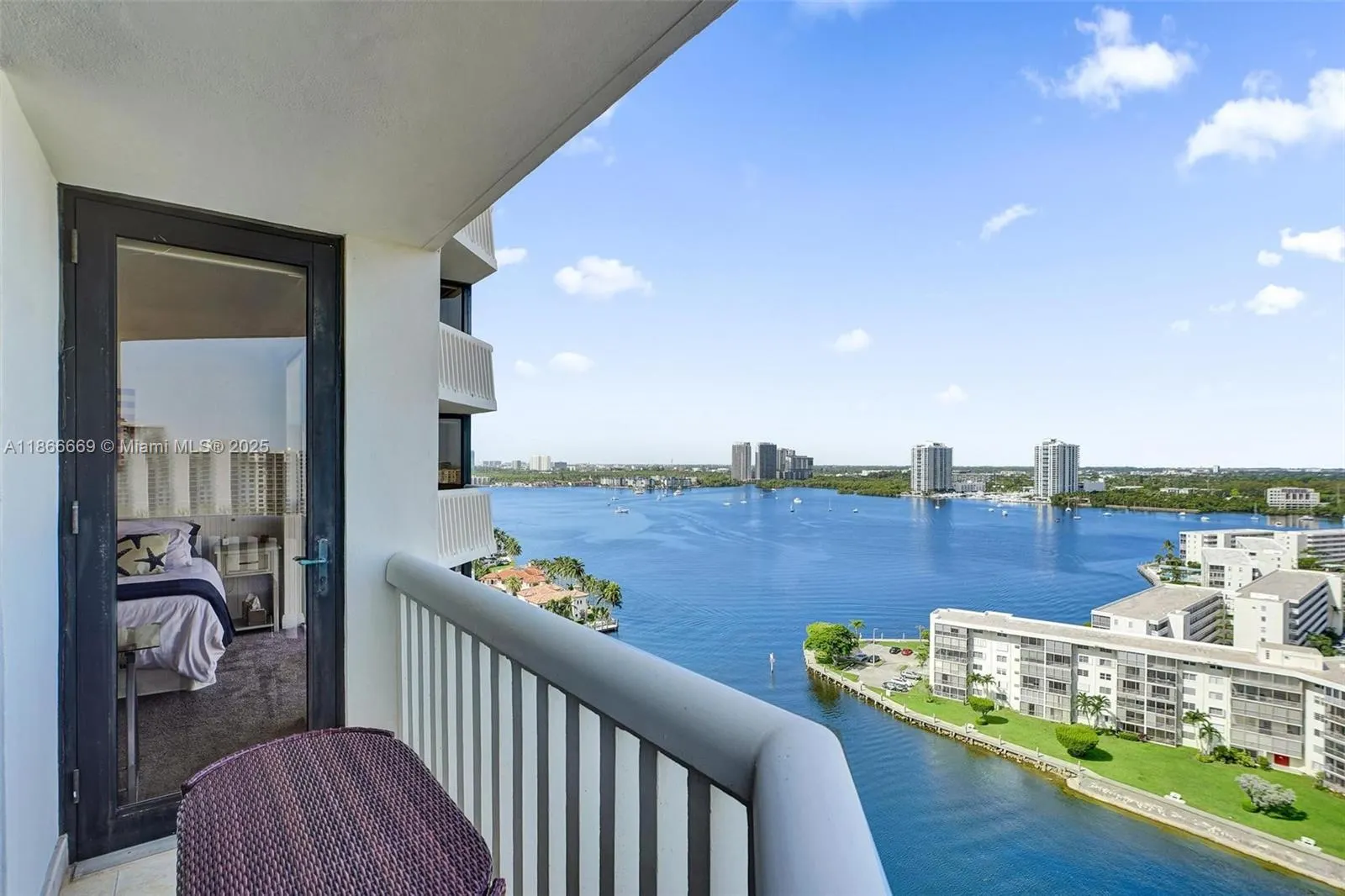 1000 W Island Blvd, #1909