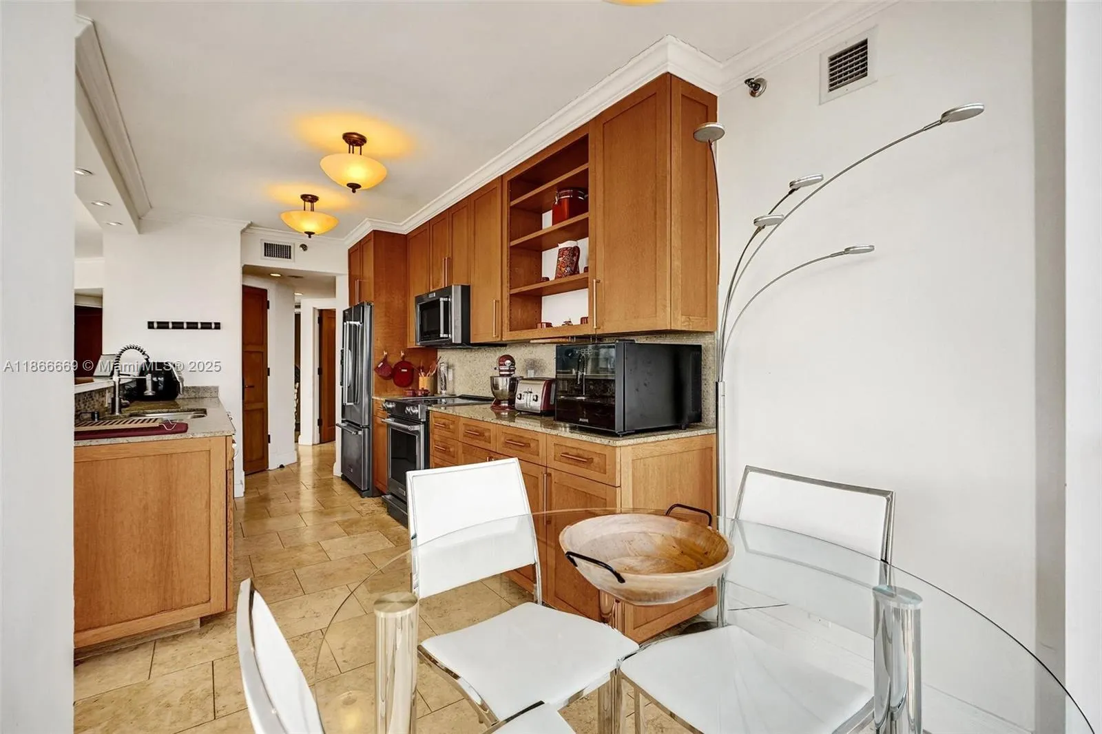 1000 W Island Blvd, #1909